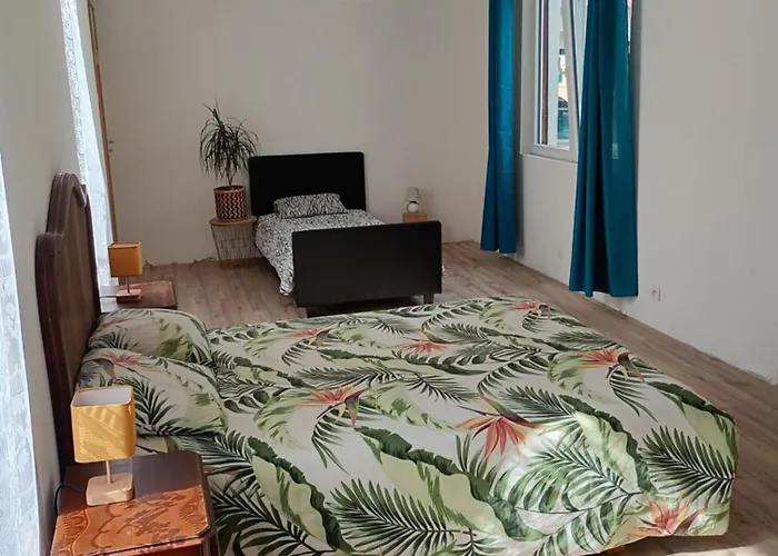 Le Paille En Queue Bed and breakfast